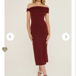 Neuve- jamais portée ; j’ai acheté 2 grandeurs et je ne peux retourner